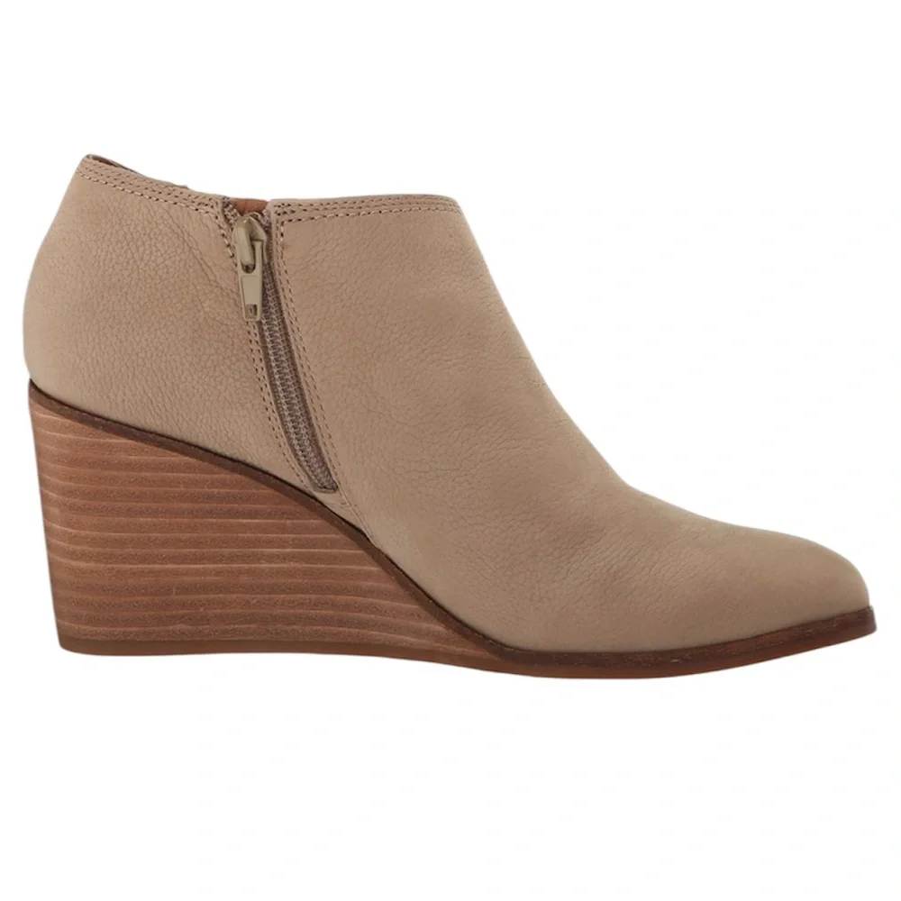 Lucky Brand Women's Tan Cream‎ Zemlin Wedge Bootie Ankle Boot Size 9.5